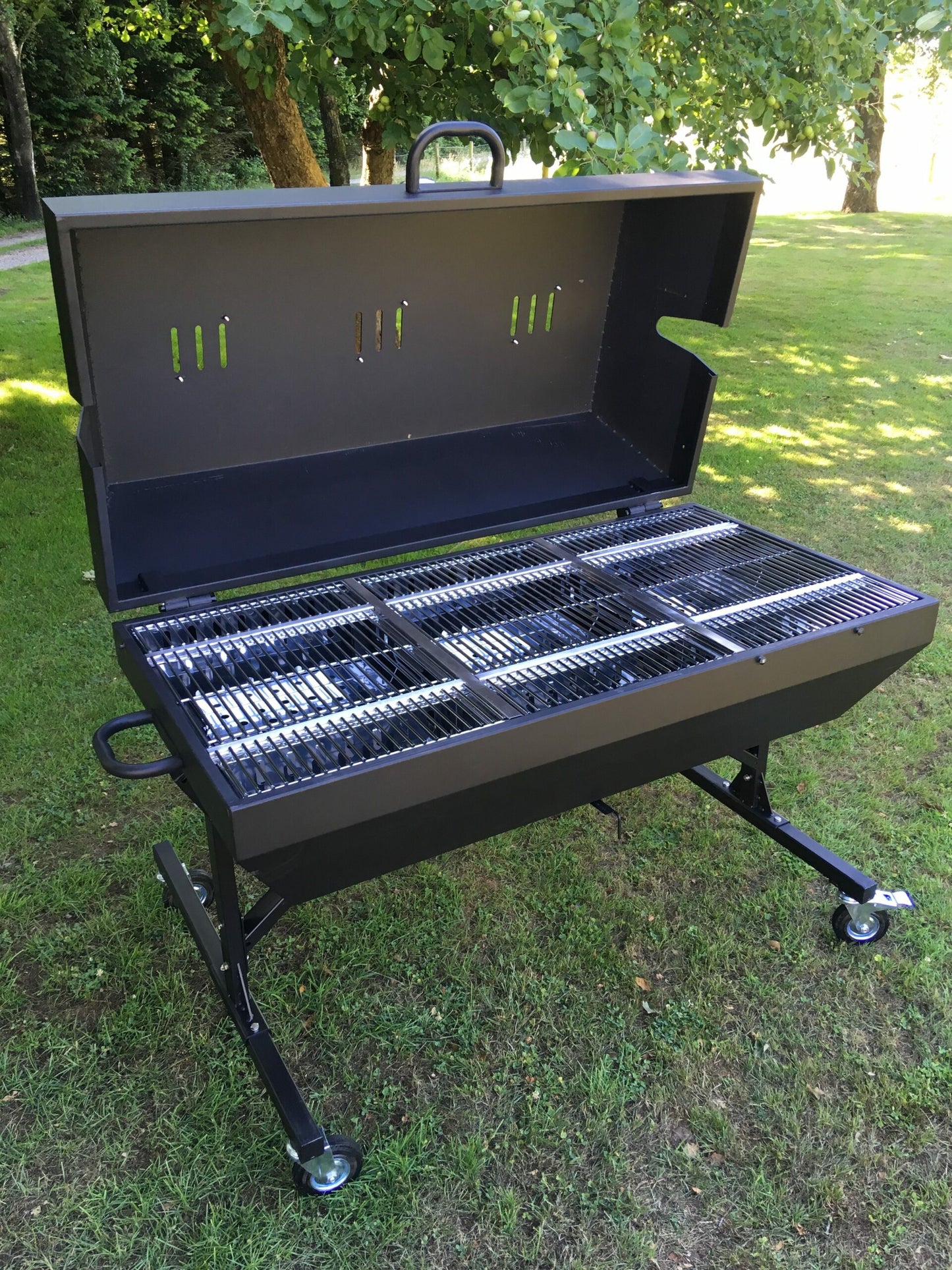 Cater Grill 1500 til helstegt pattegris og lam - eventgrill fra Idashøj